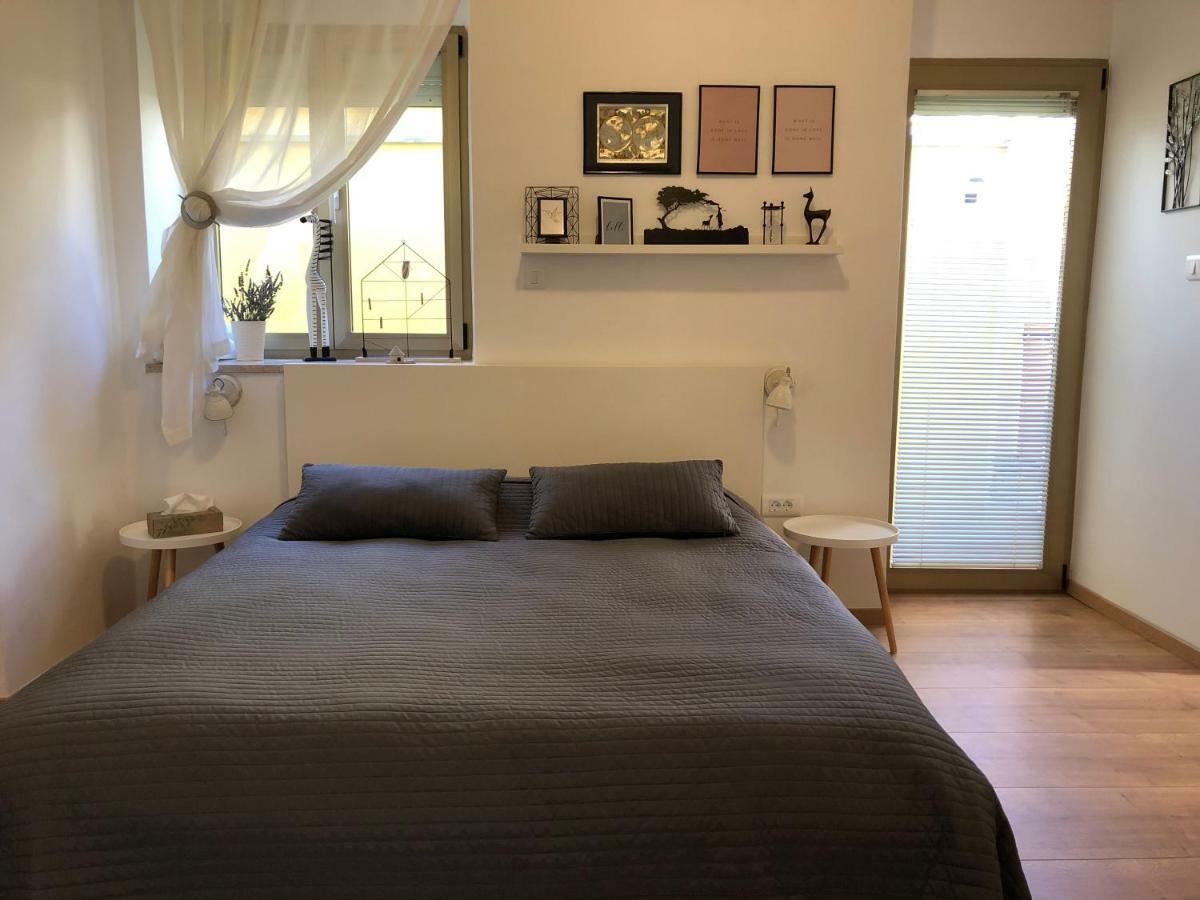 Apartment Check In Pula Ngoại thất bức ảnh