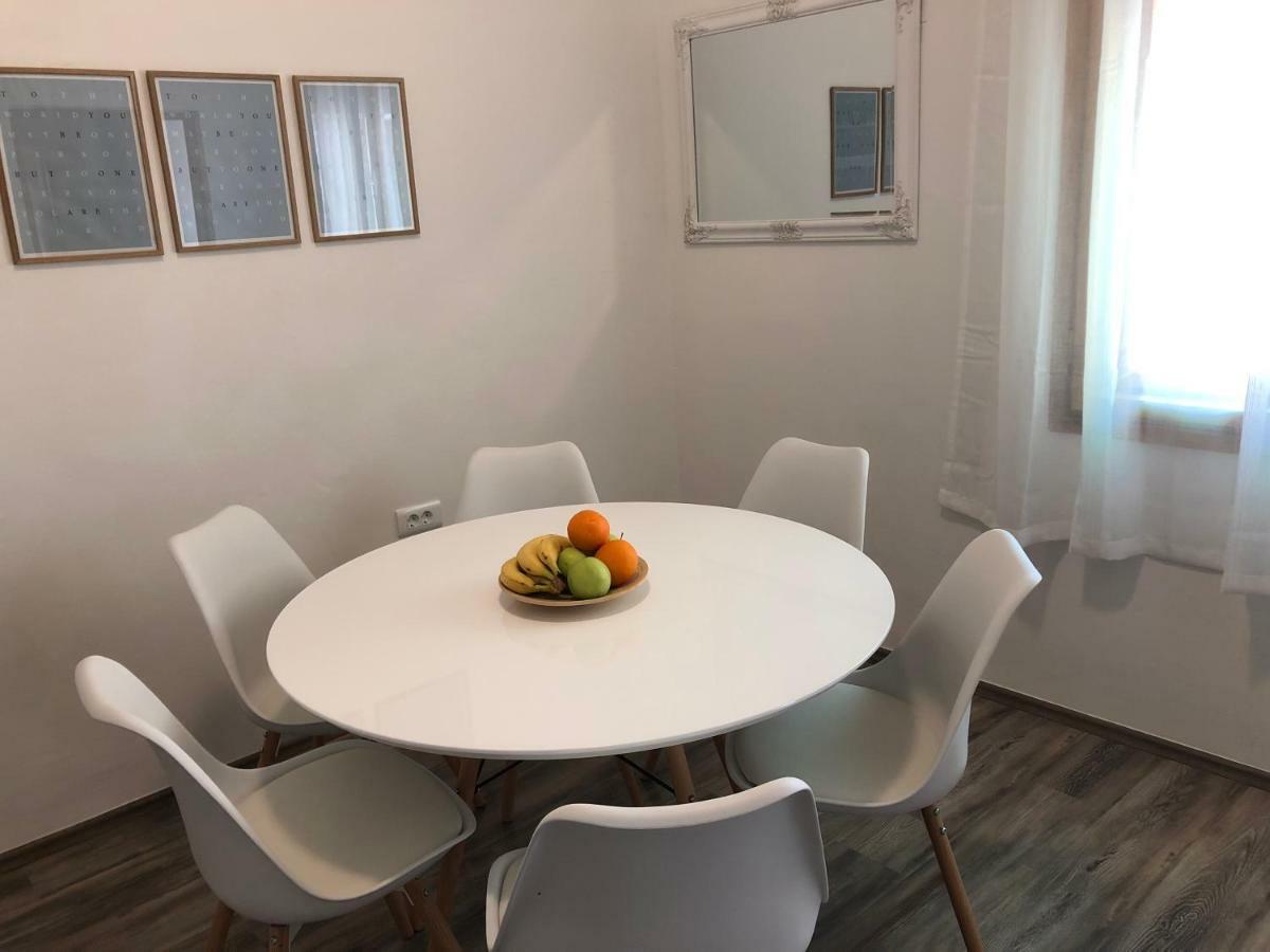 Apartment Check In Pula Ngoại thất bức ảnh